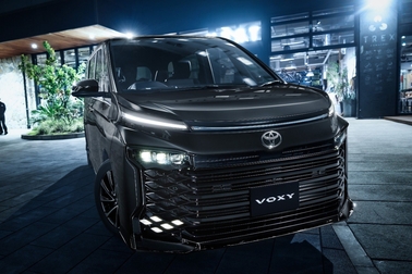 【モデル入り素材】S-Z（2WD・7人乗り）